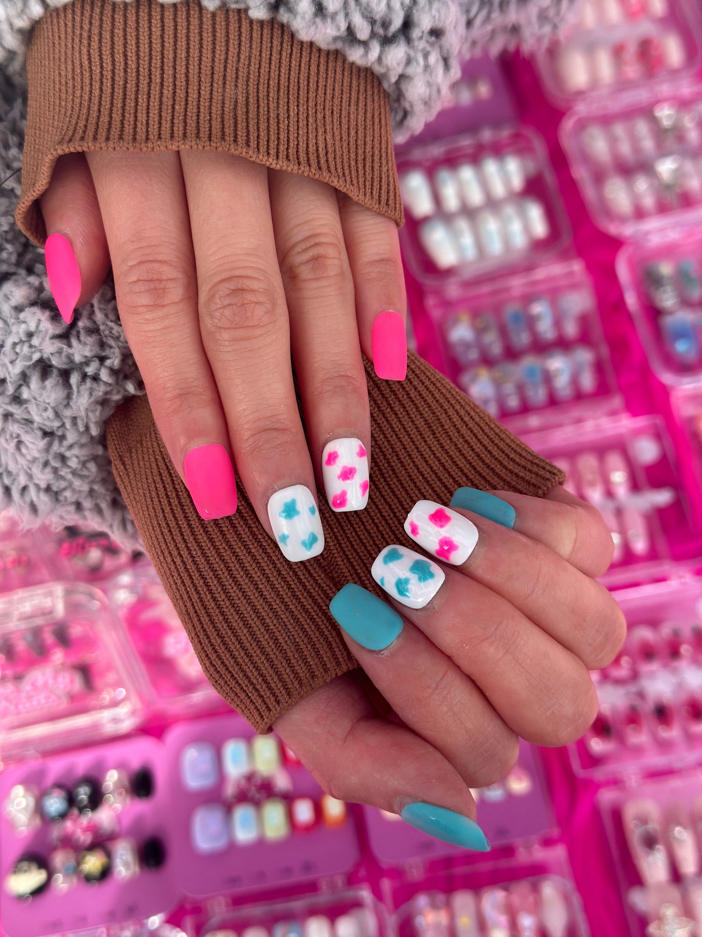 Blue Pink Dot Press-on Nails