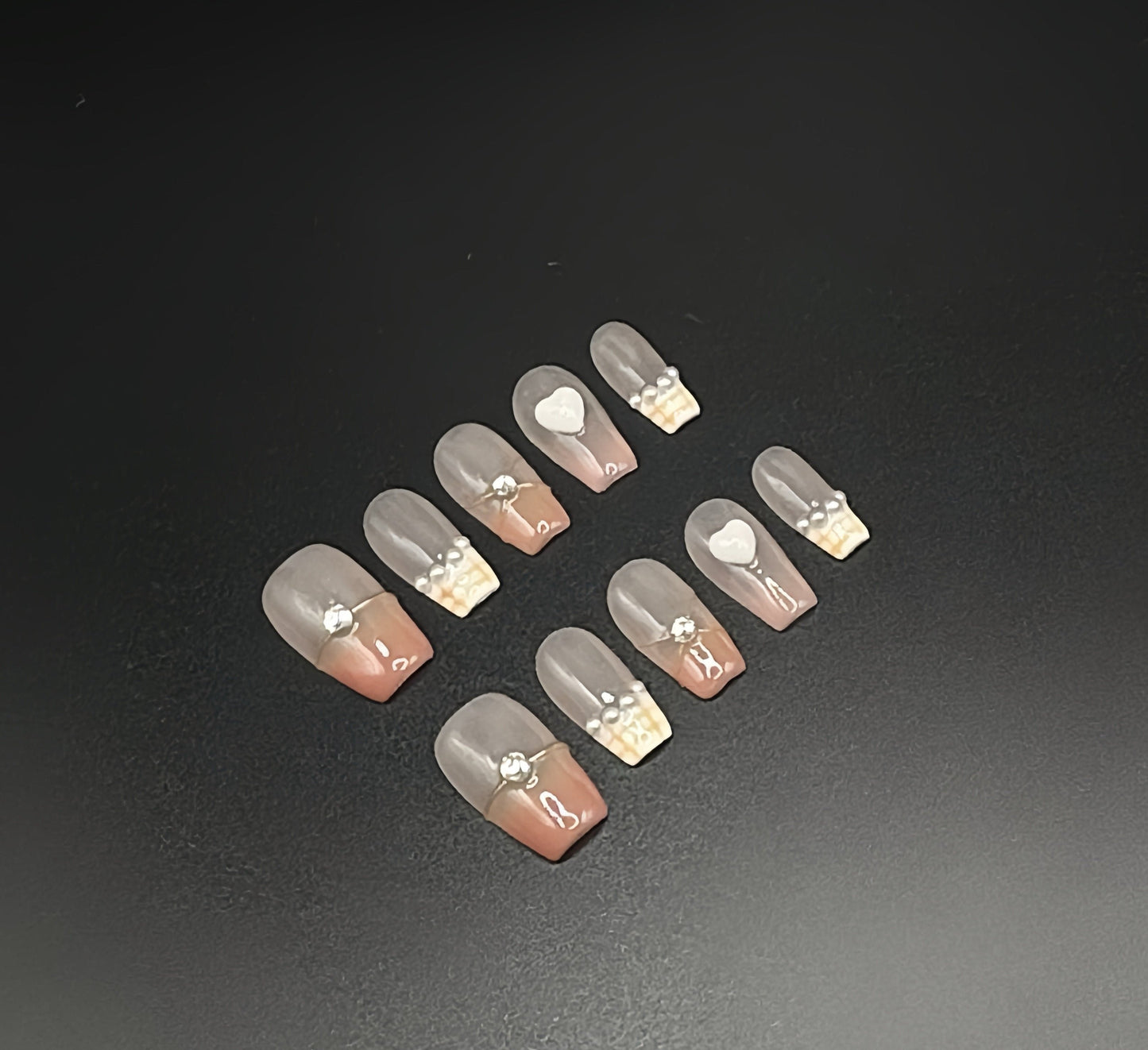Soft Love Shimmer Press-on Nails