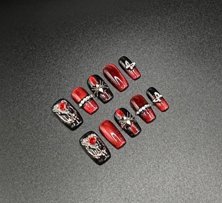Frightfully Fabulous Press-on Nails